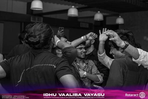 Idhu Vaaliba Vayasu